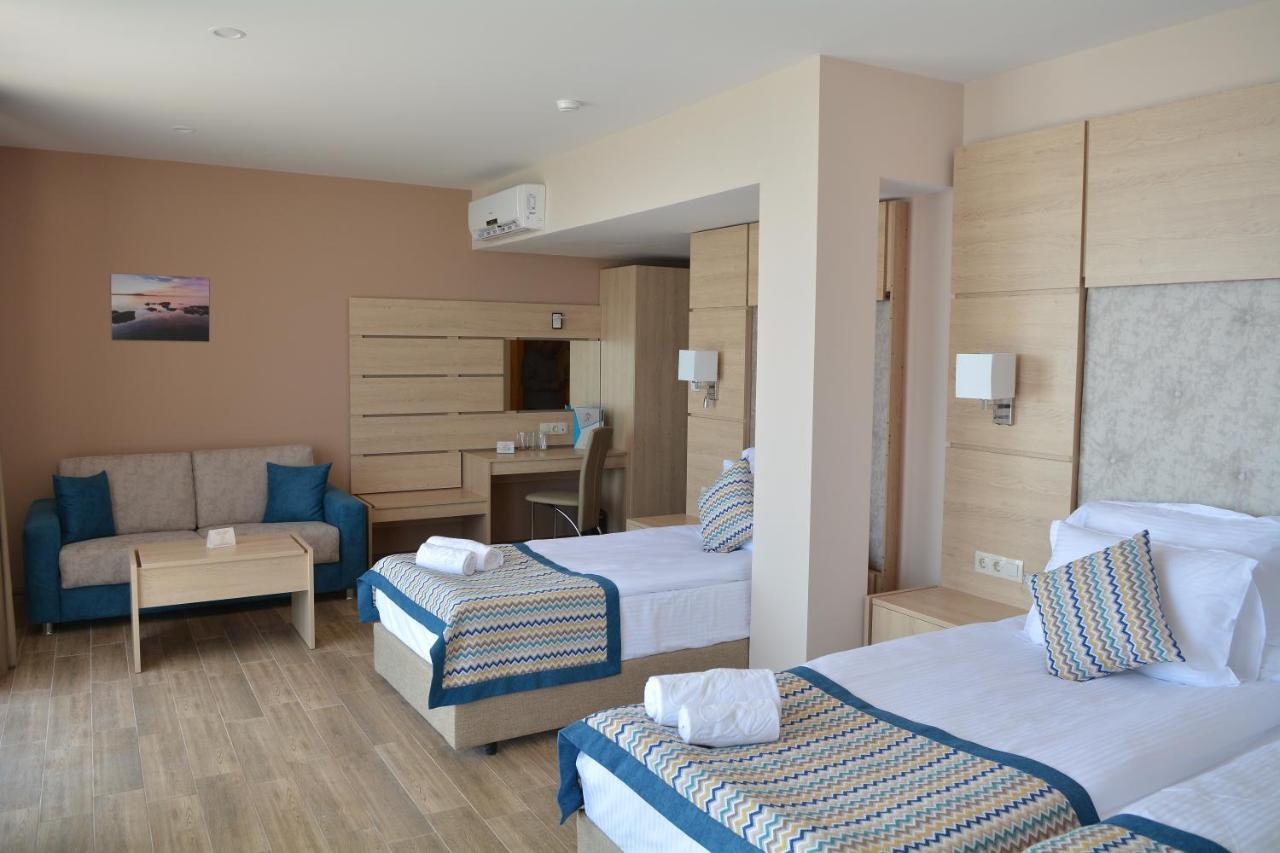 Royal Grand Hotel And Spa Kavarna Ngoại thất bức ảnh